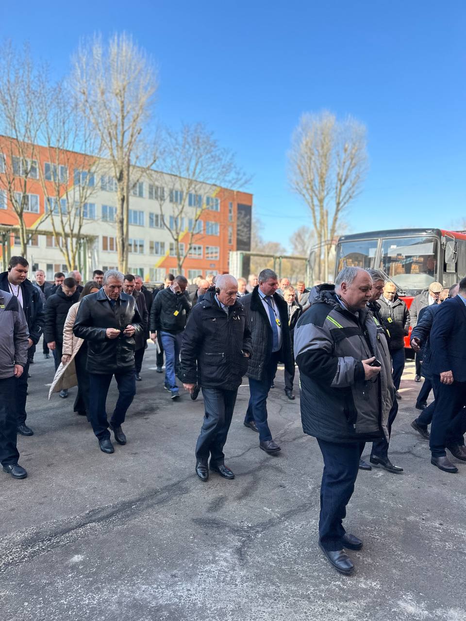 Делегация министерств посетила ОАО "ГЗЛиН" для обсуждения подготовки к уборочному сезону 2025 года