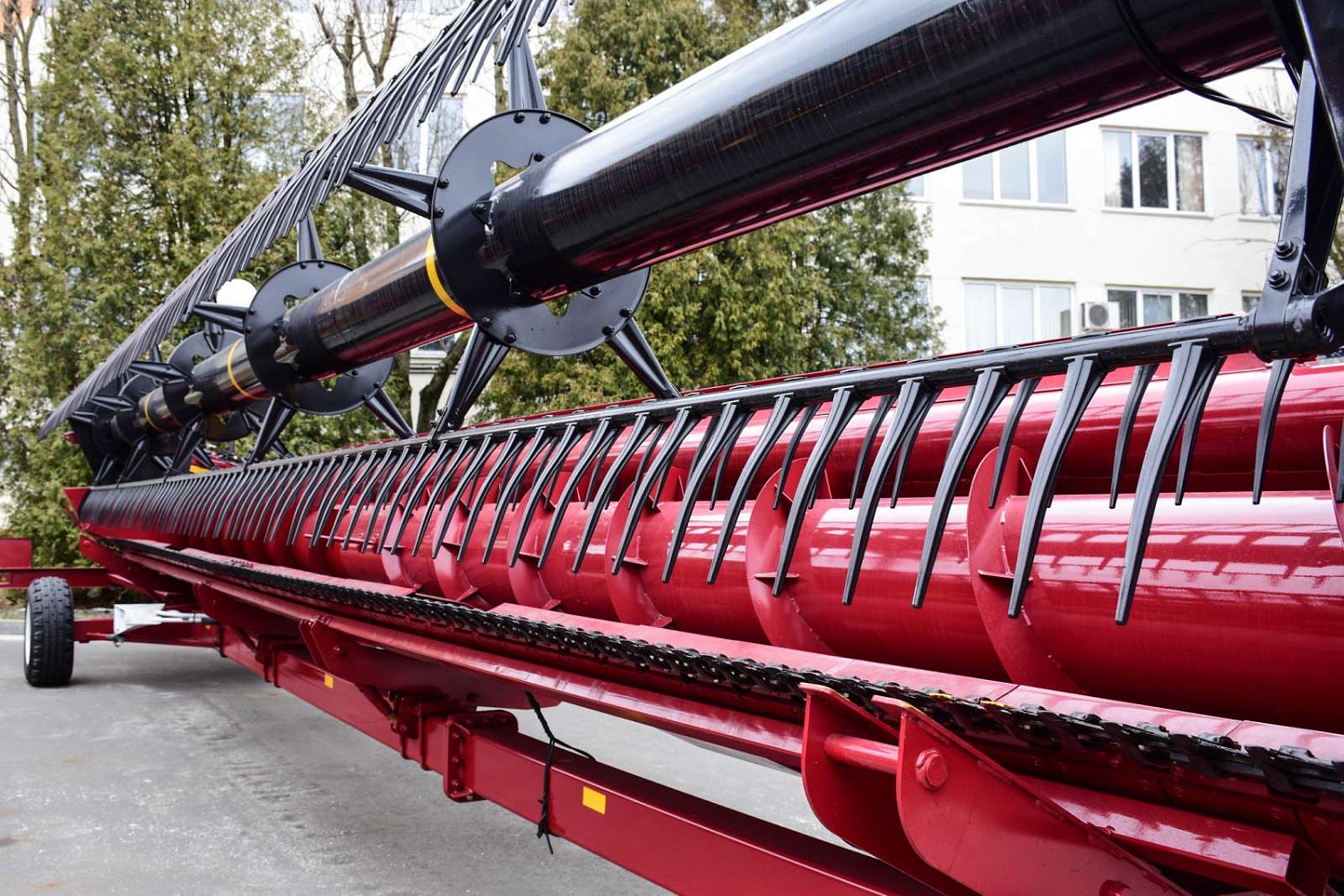 «Не мечтаем, а воплощаем: ЗЛиН — продукция со знаком качества»