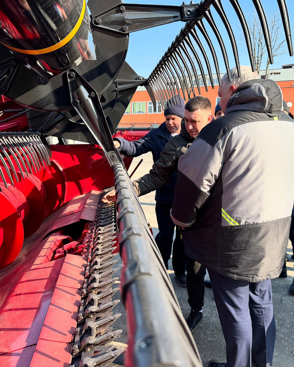 Двери ОАО «ГЗЛиН» всегда открыты для гостей и партнеров! 