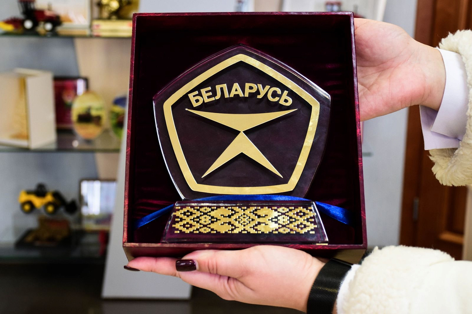 «Не мечтаем, а воплощаем: ЗЛиН — продукция со знаком качества»