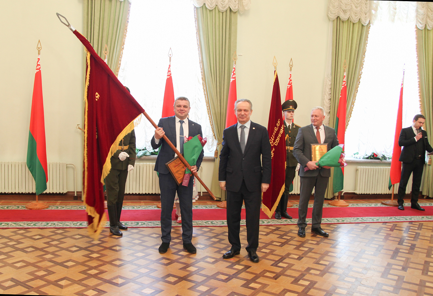 ОАО "ГЗЛиН"  - лучшее промышленное предприятие за 2021 год 